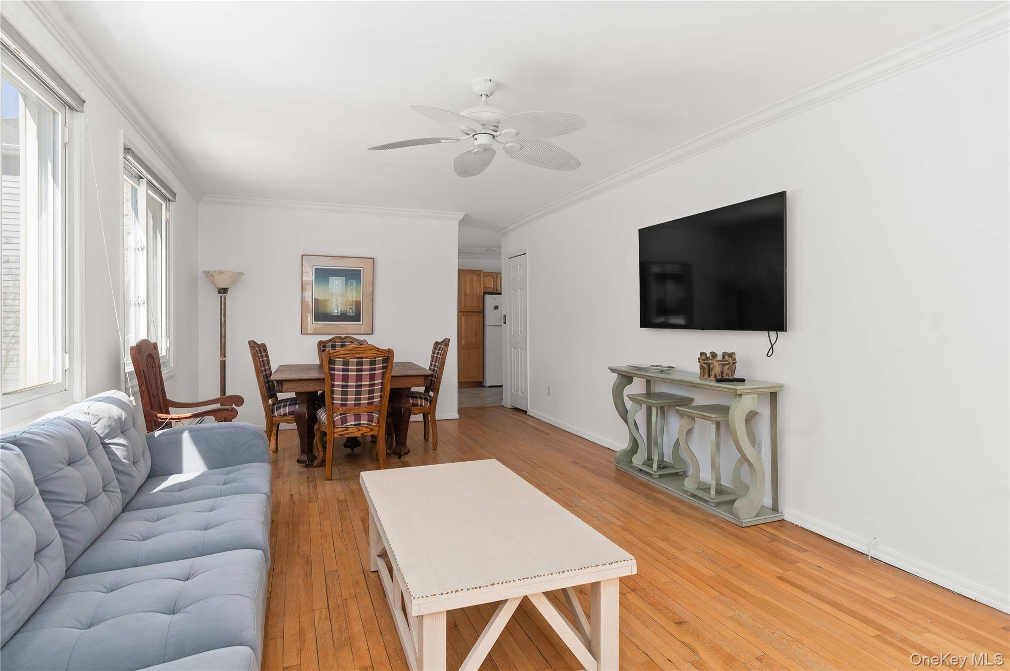 39 Troy AVE, East Atlantic Beach, NY 11561