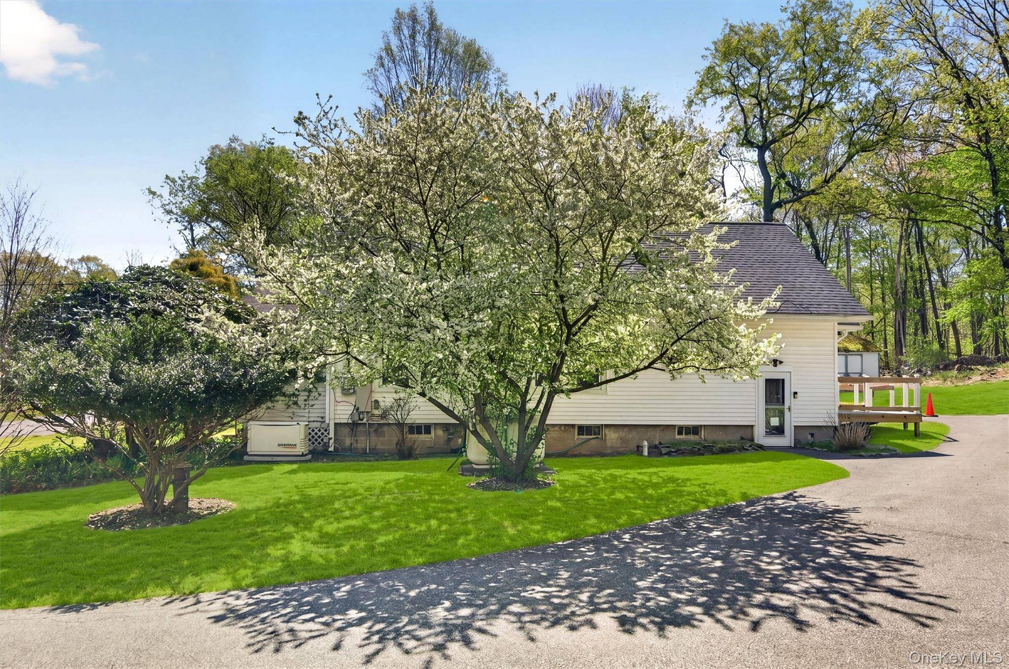 721 Goshen TPKE, Circleville, NY 10919