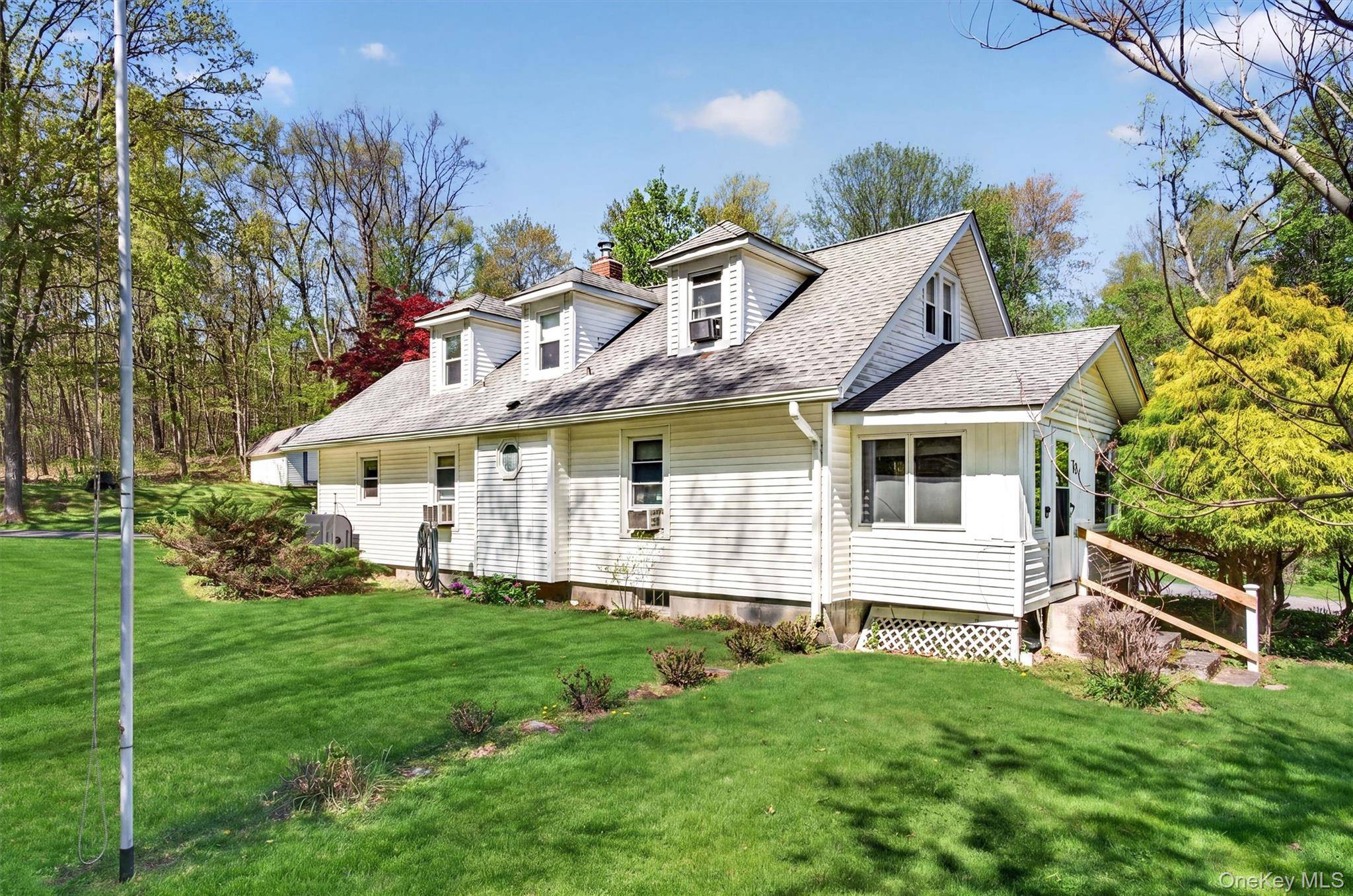 721 Goshen TPKE, Circleville, NY 10919