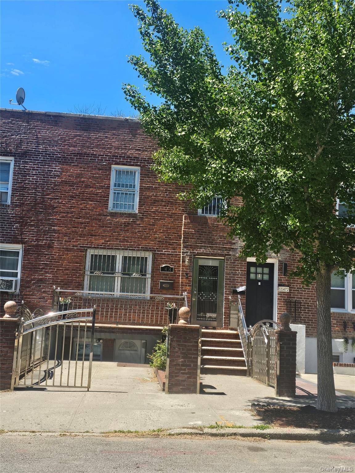 11474 225th ST, Cambria Heights, NY 11411