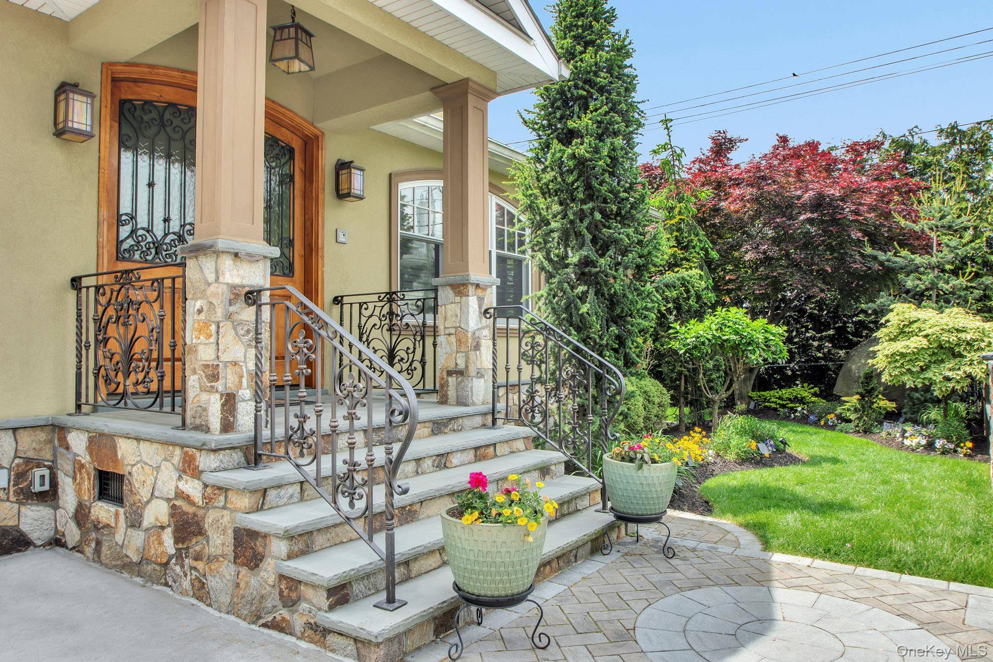 149-02 11th AVE, Whitestone, NY 11357