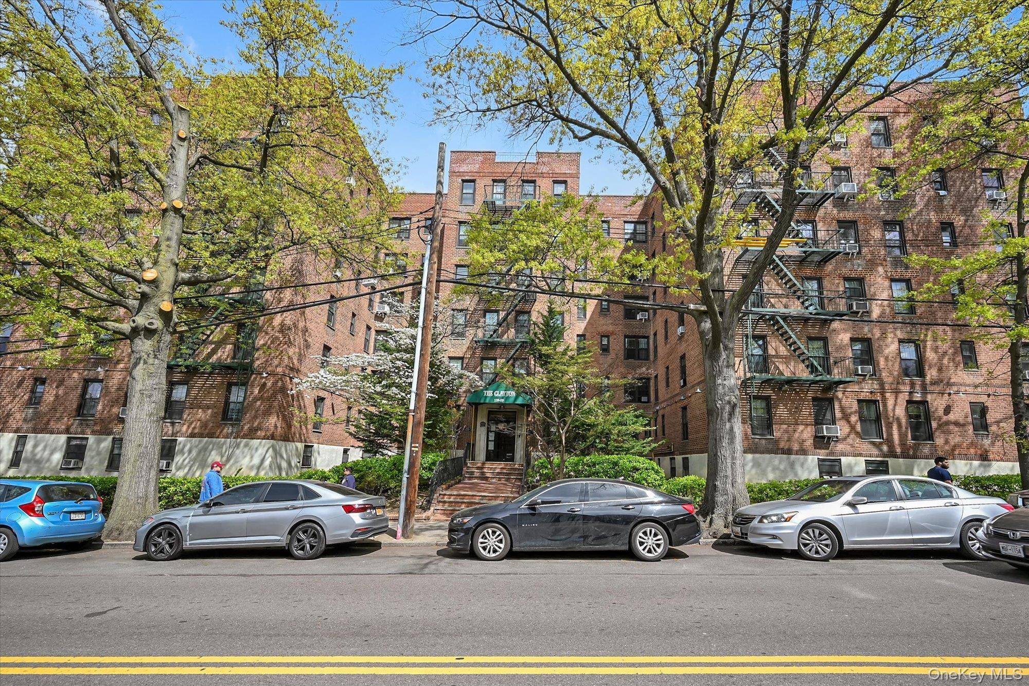 139-09 84 DR #608, Briarwood, NY 11435