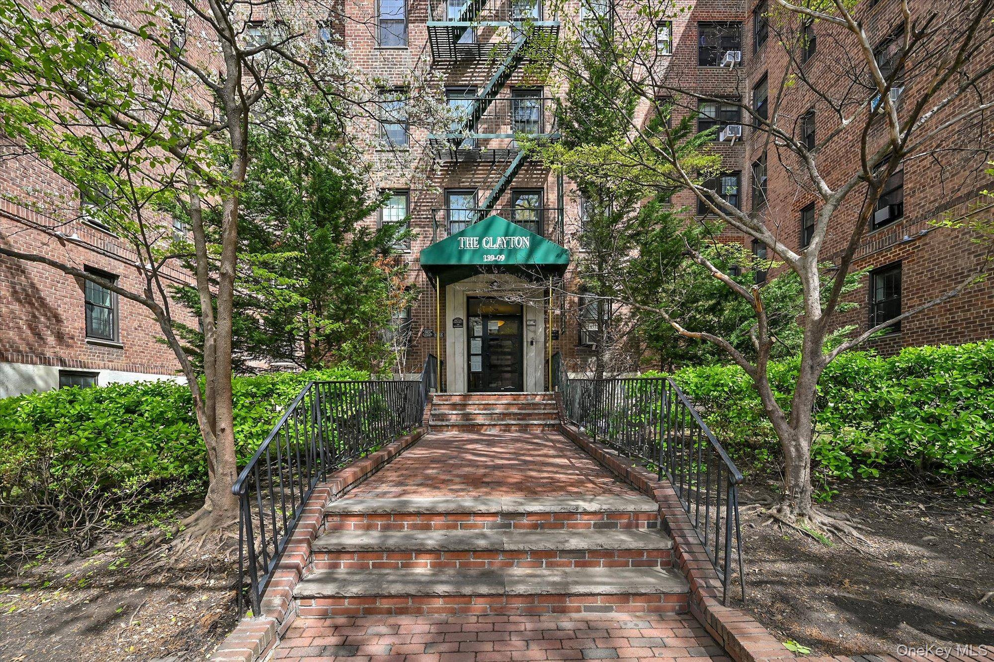 139-09 84 DR #608, Briarwood, NY 11435
