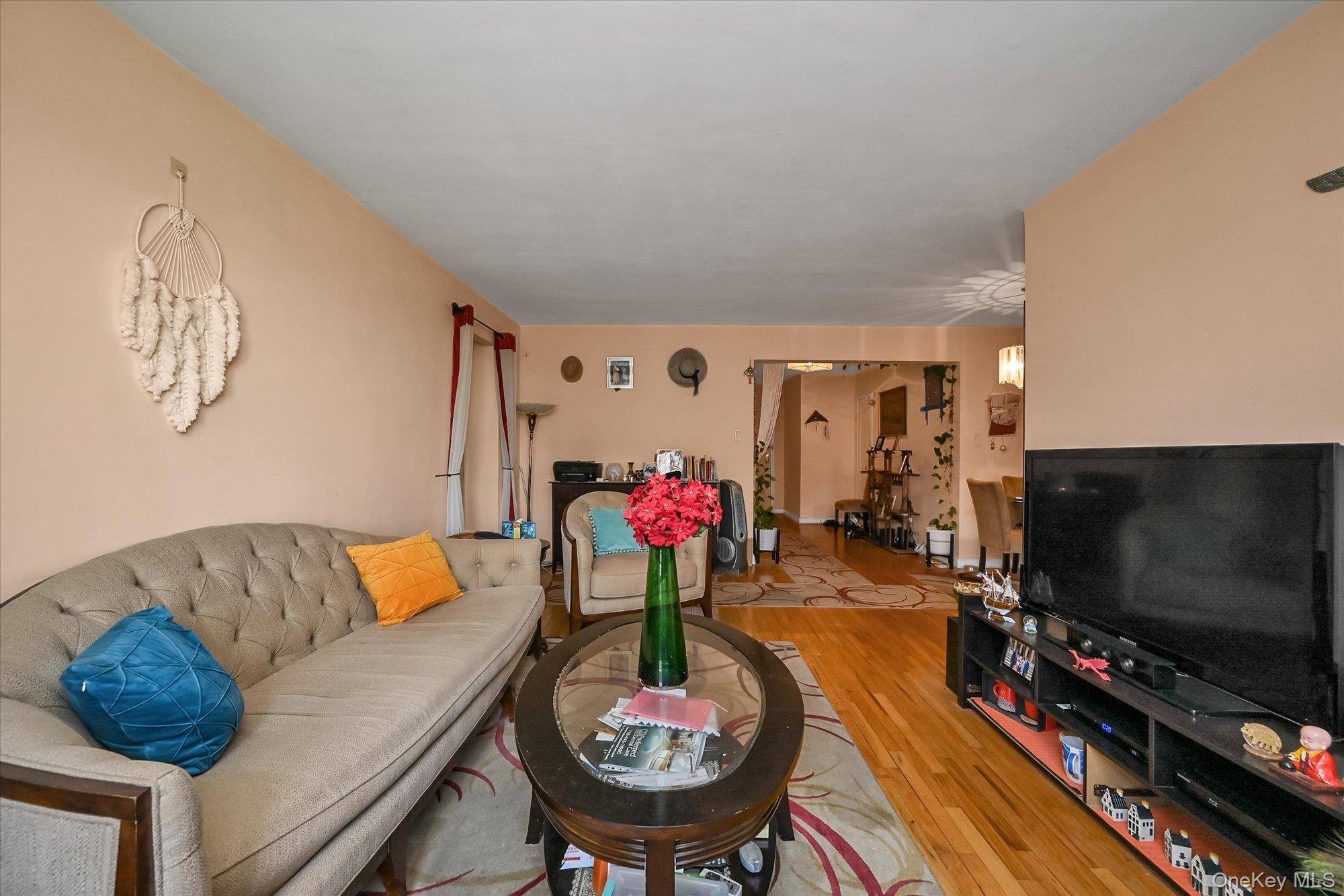 139-09 84 DR #608, Briarwood, NY 11435