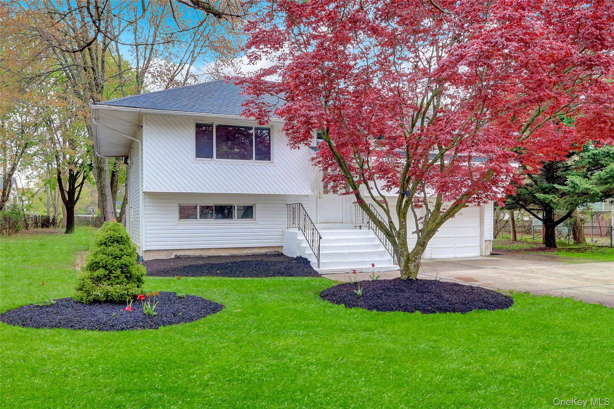 256 Vanderbilt AVE, Brentwood, NY 11717