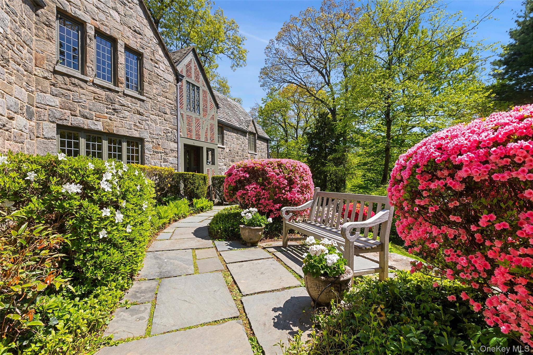 16 aka 20 Essex PL, Bronxville, NY 10708