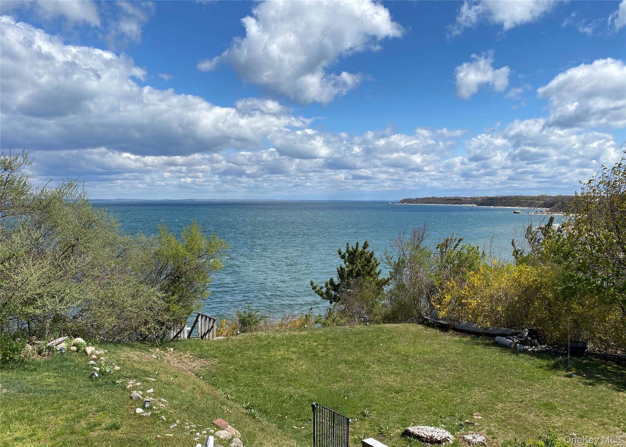 100 Sound DR, Greenport, NY 11944
