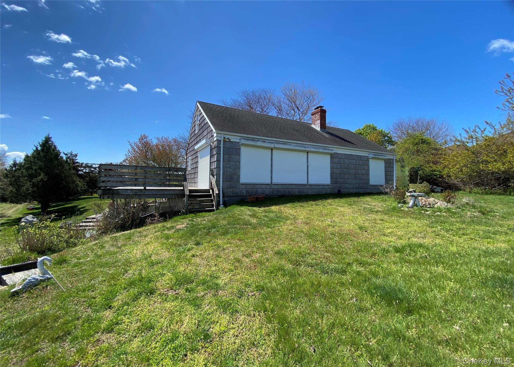 100 Sound DR, Greenport, NY 11944