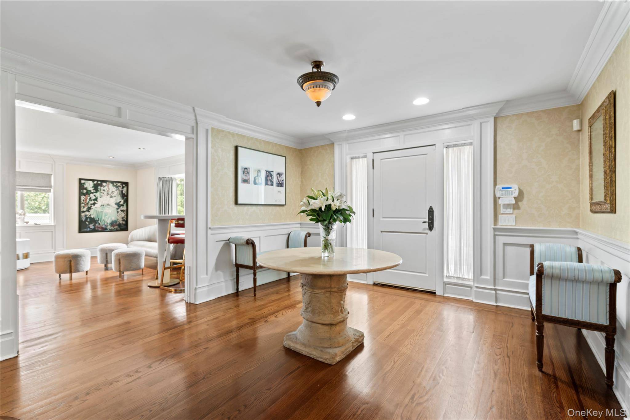 25 Montrose CT, Roslyn Harbor, NY 11576