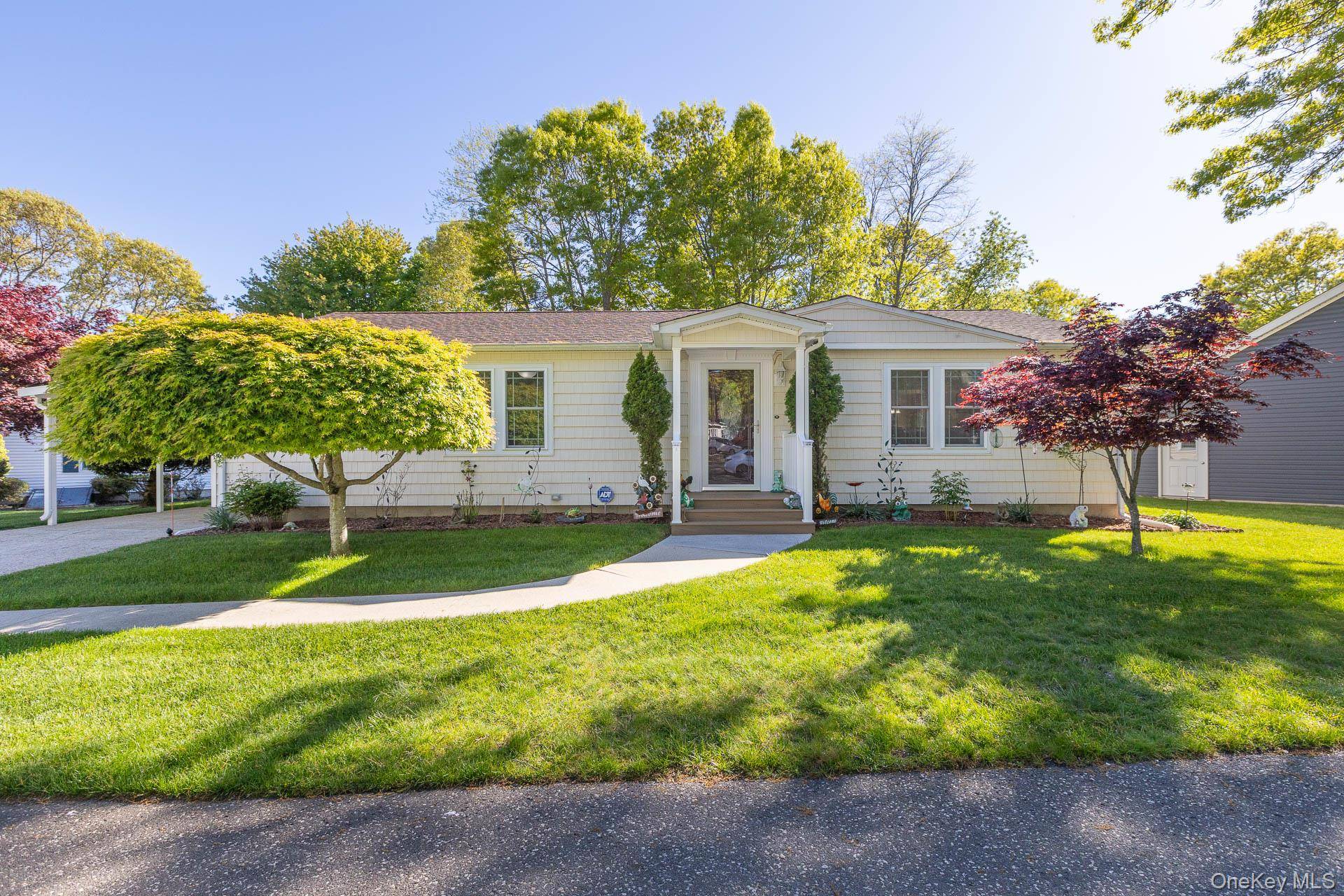1407 Middle RD #83, Calverton, NY 11933