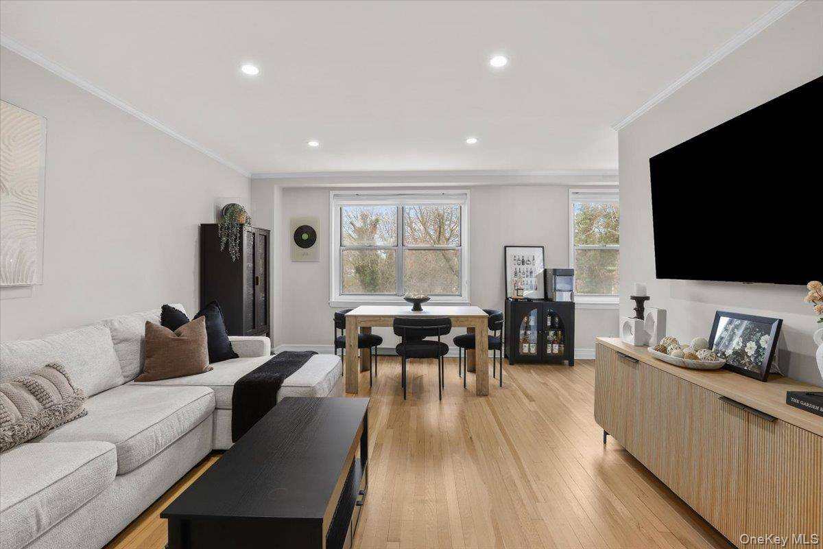 793 Palmer RD #3F, Bronxville, NY 10708