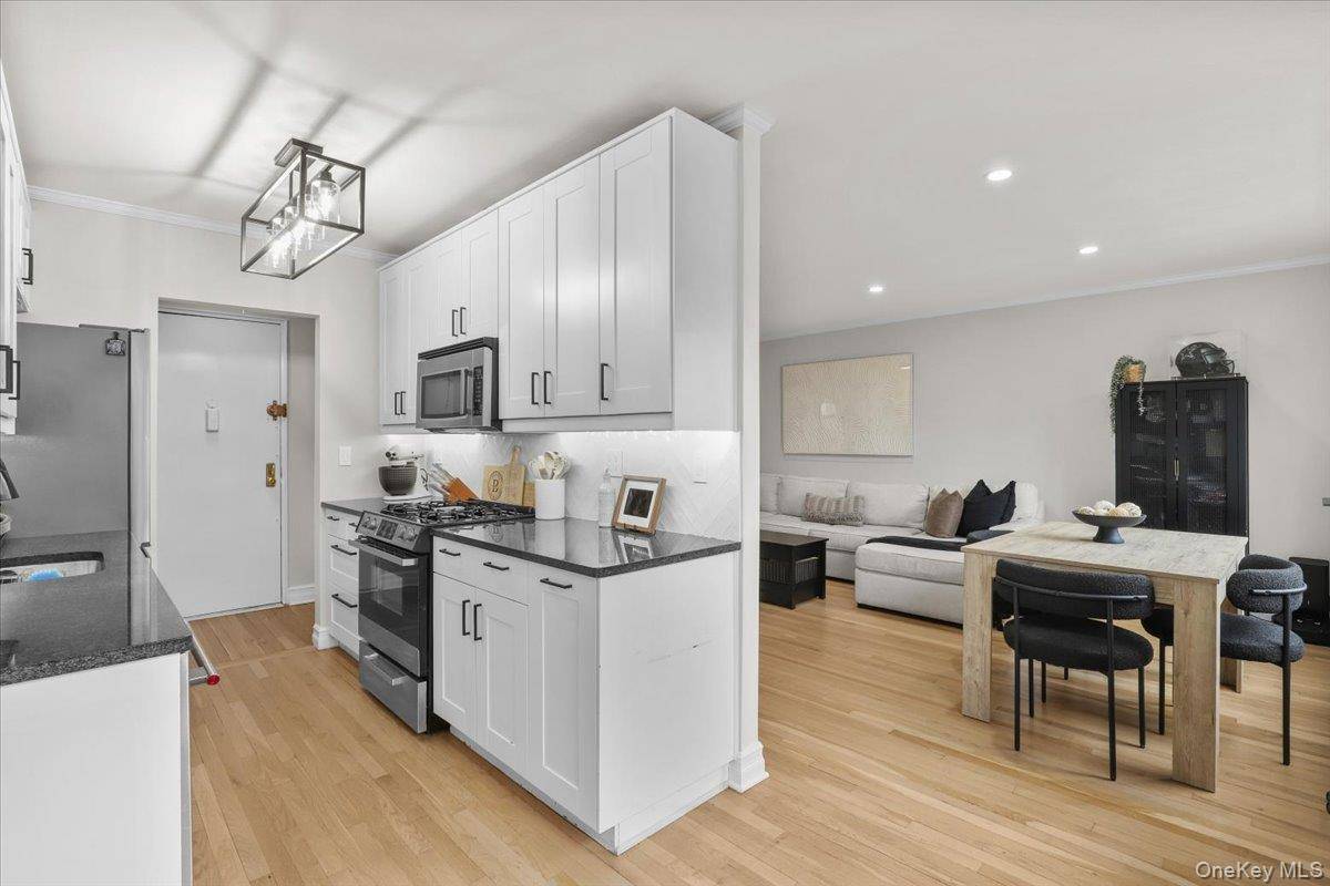 793 Palmer RD #3F, Bronxville, NY 10708