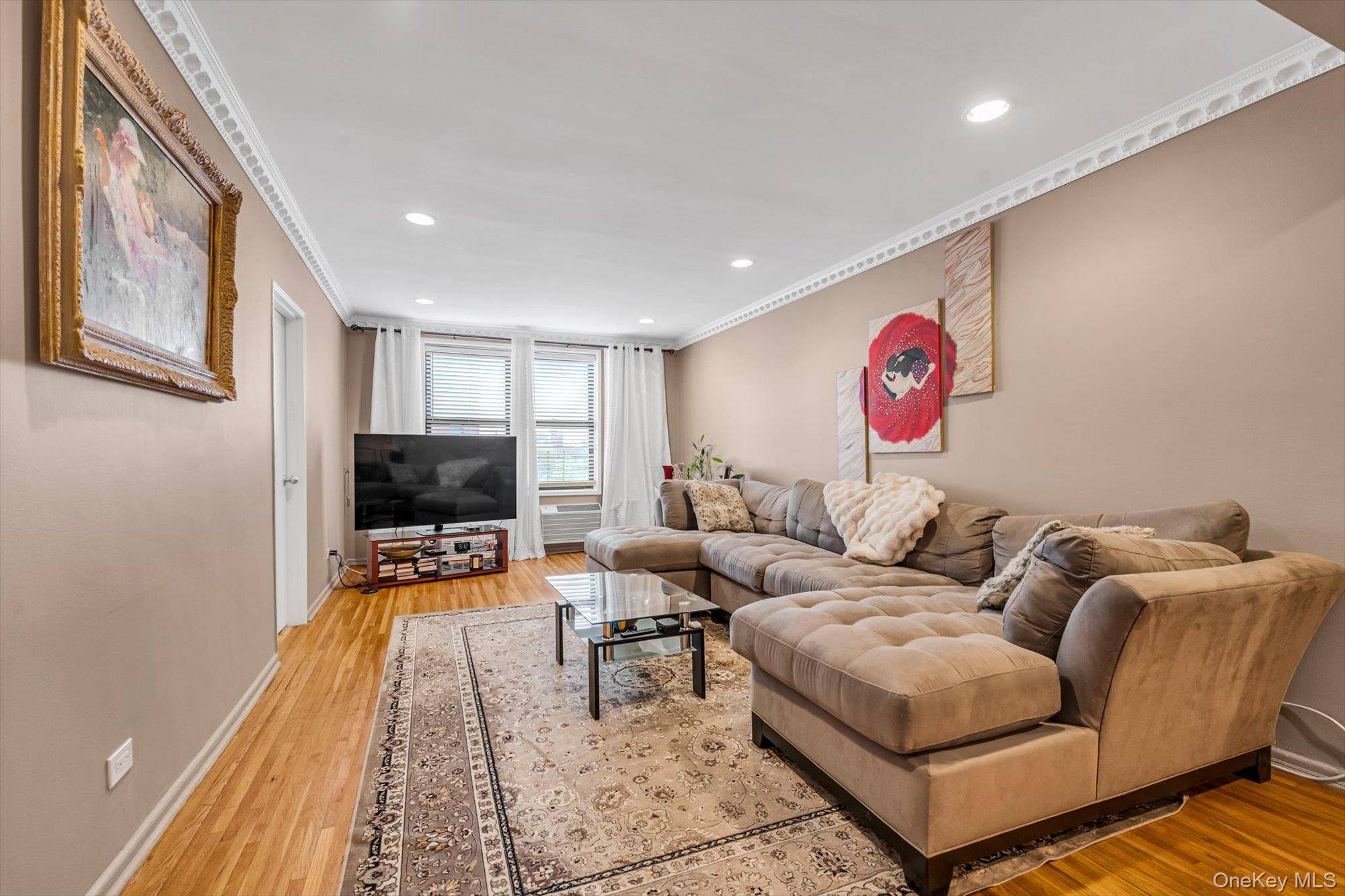 100-25 Queens BLVD #6E, Forest Hills, NY 11375