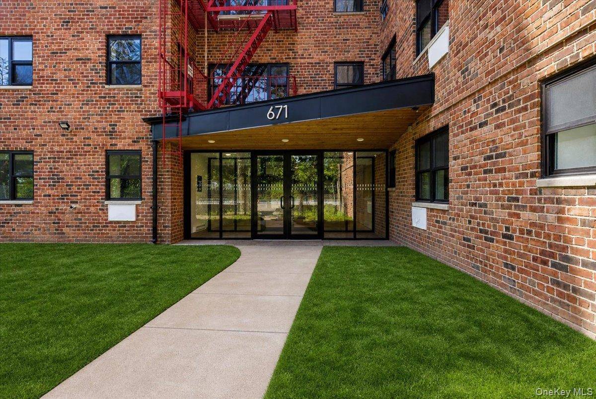 671 Bronx River RD #2f, Yonkers, NY 10704