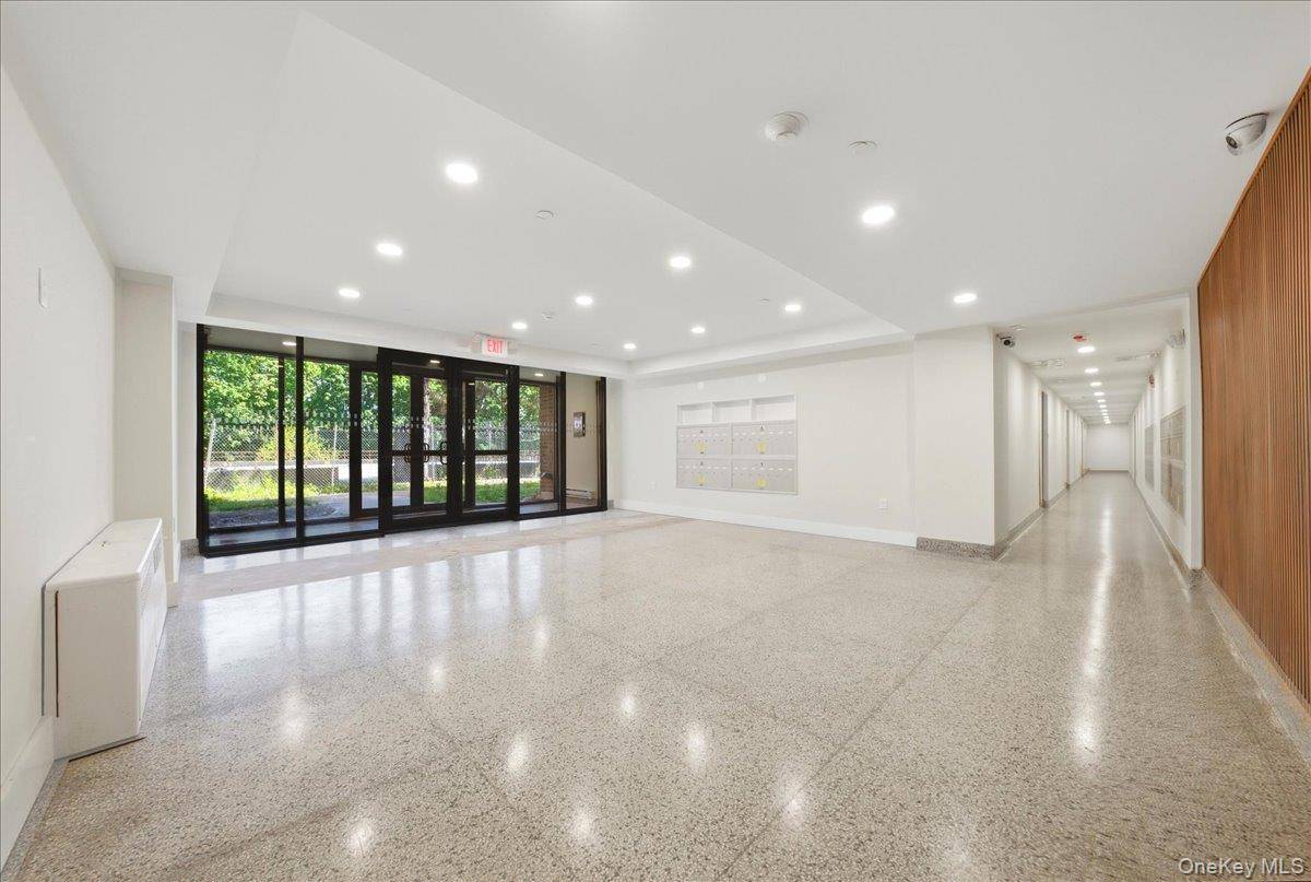 671 Bronx River RD #2f, Yonkers, NY 10704