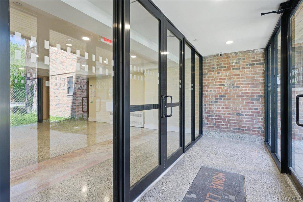 671 Bronx River RD #2f, Yonkers, NY 10704