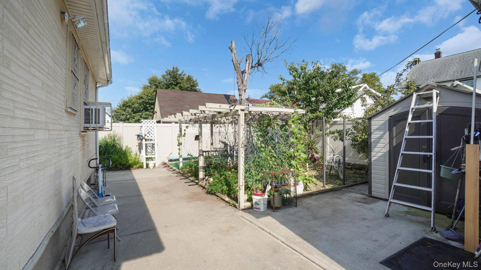 222-26 93rd AVE, Queens Village, NY 11428