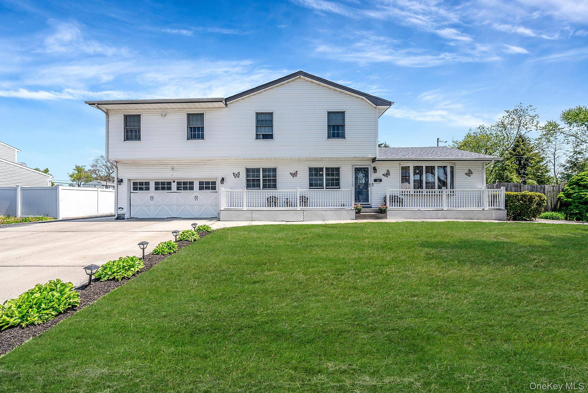 111 Chapel Hill DR, Brentwood, NY 11717