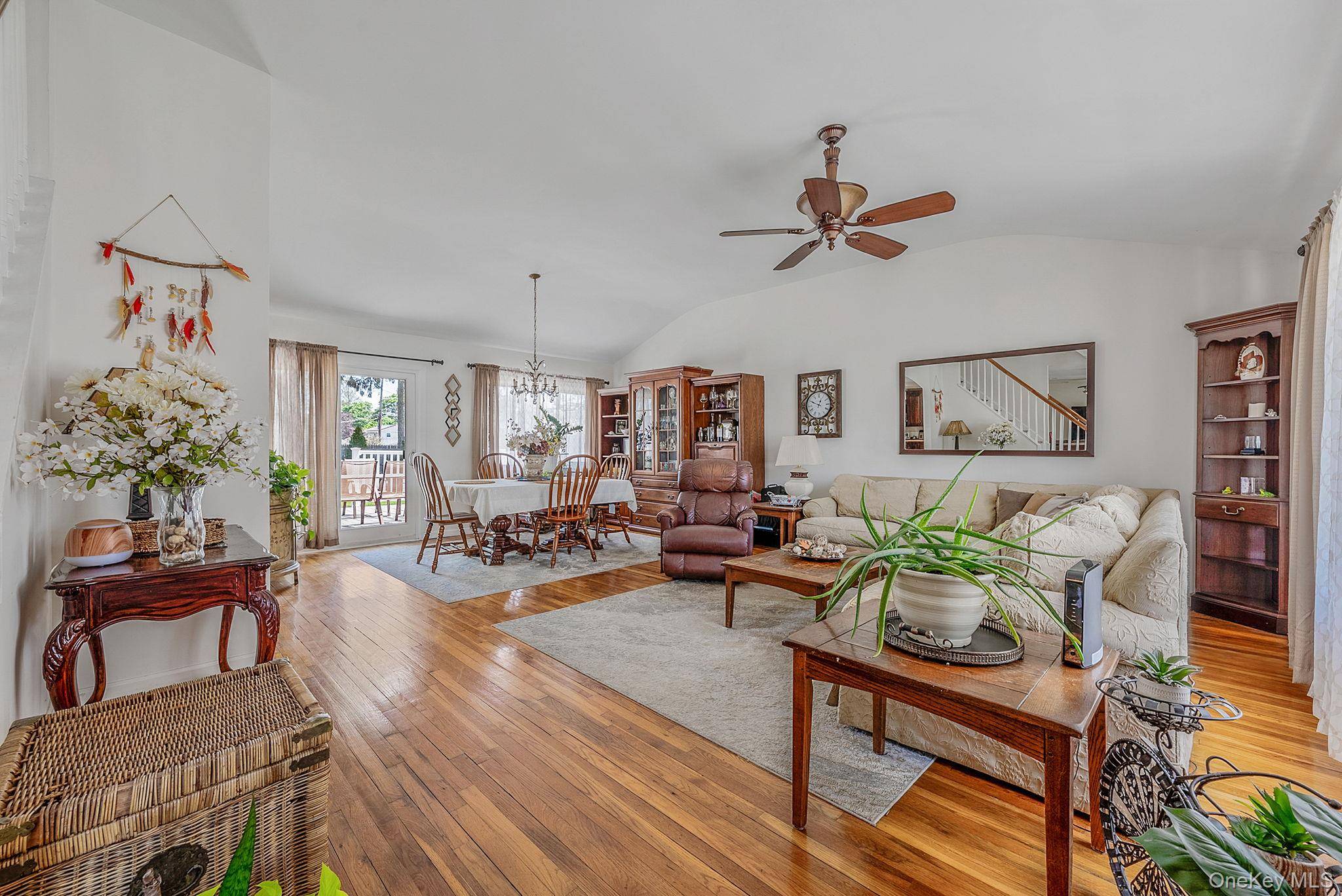111 Chapel Hill DR, Brentwood, NY 11717