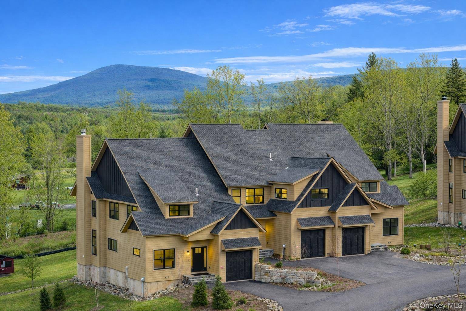 23 Stonewall LN, Windham, NY 12496