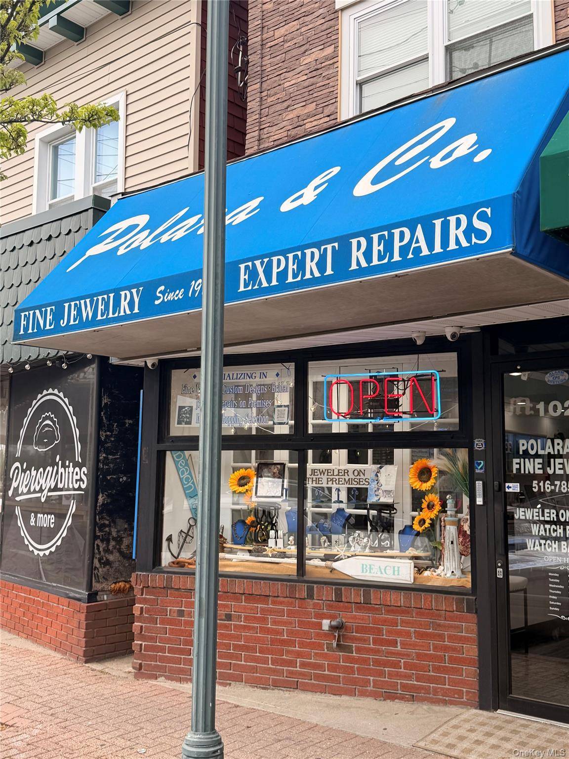 102 Bedford AVE #B, Bellmore, NY 11710