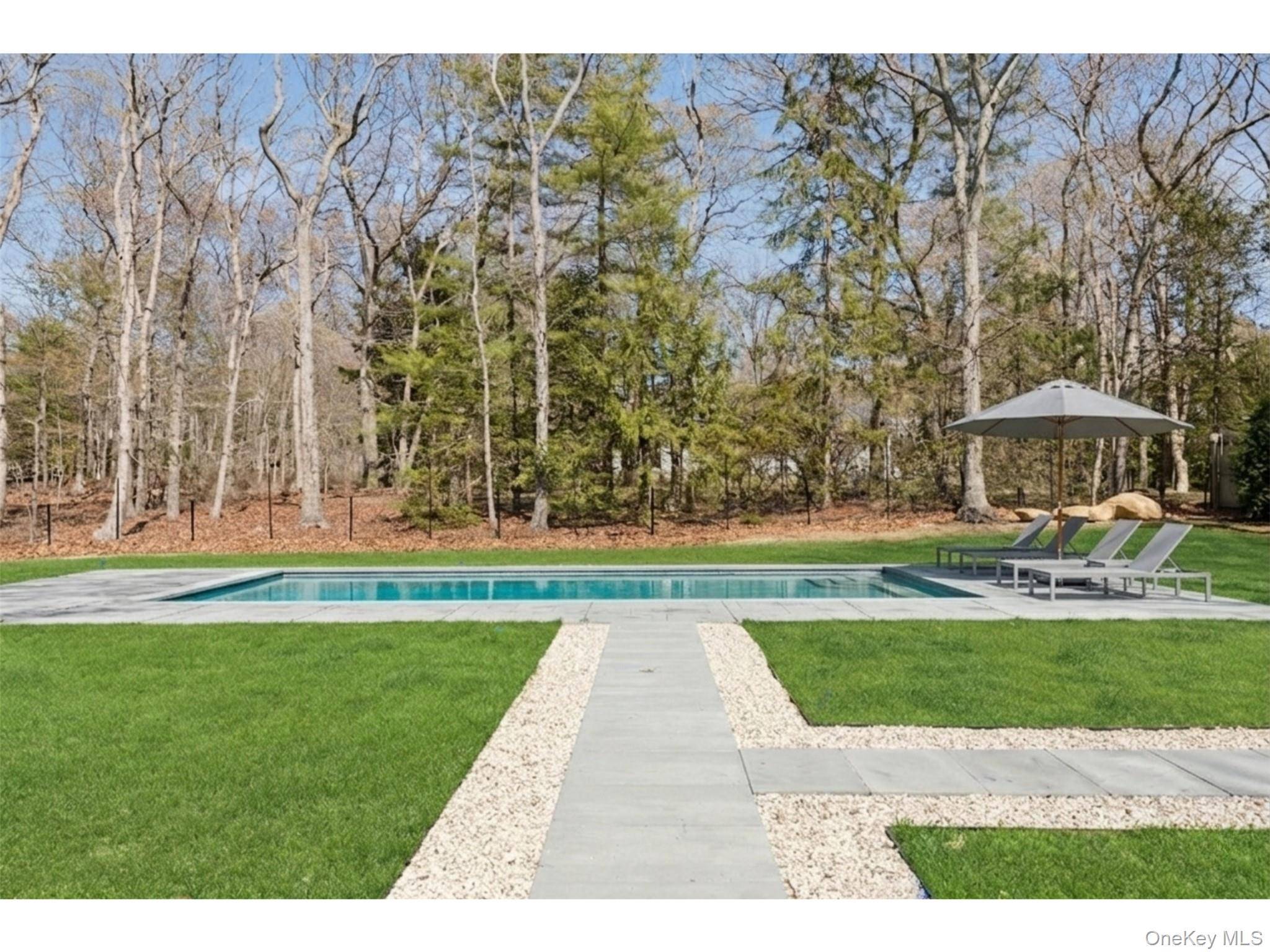 135 Pembroke DR, East Hampton, NY 11937