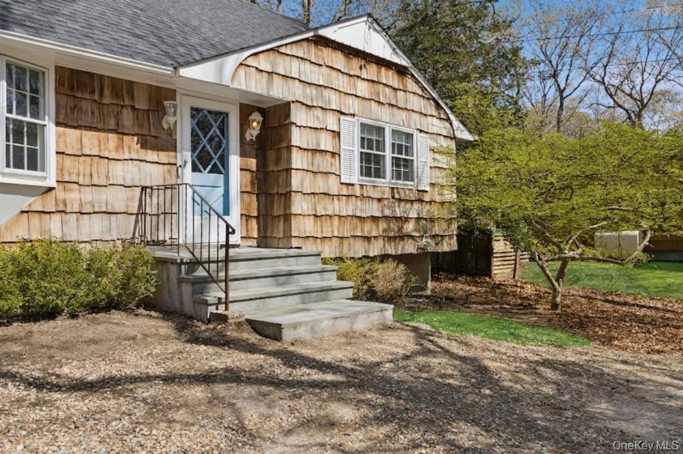 135 Pembroke DR, East Hampton, NY 11937