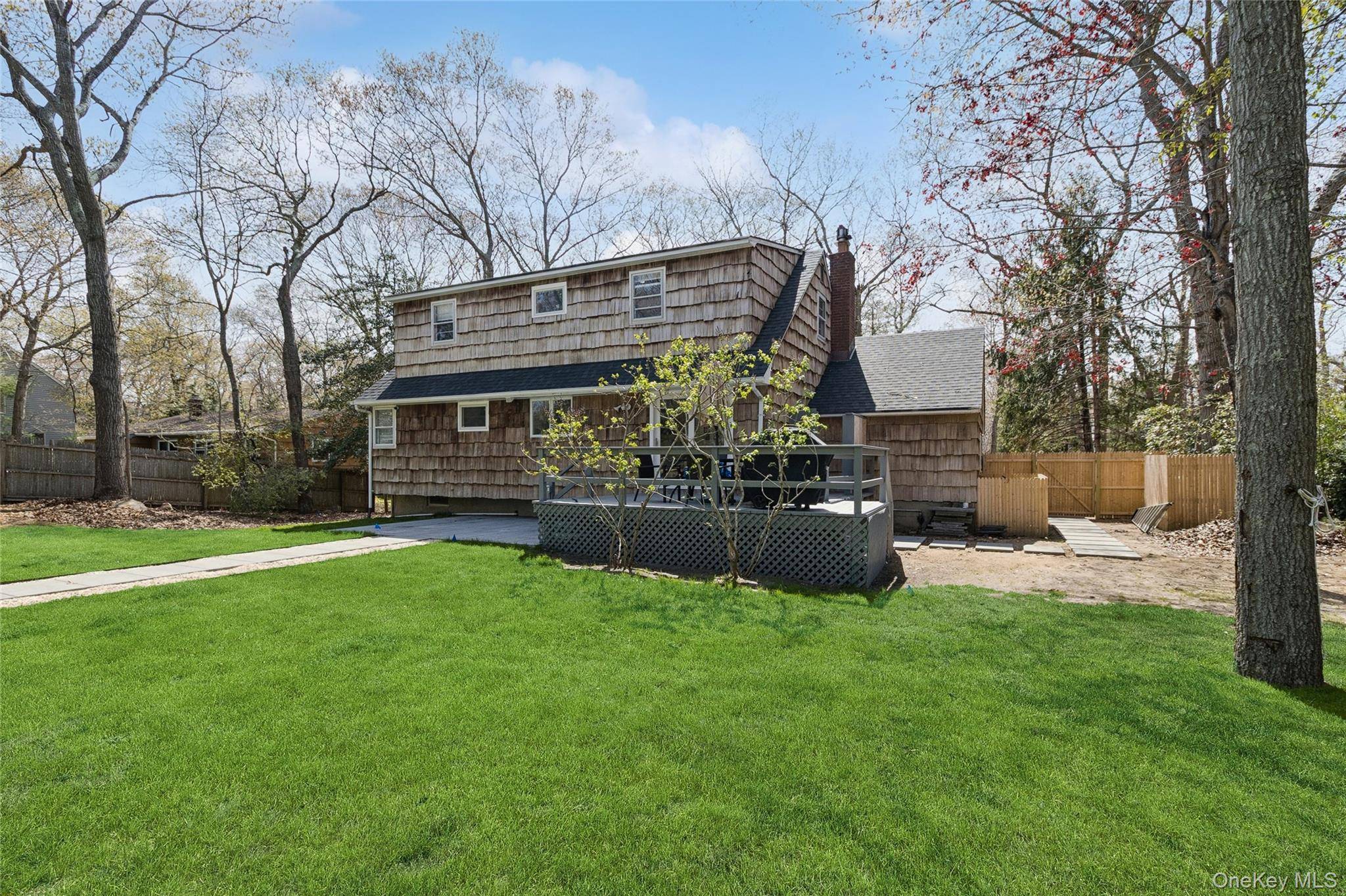 135 Pembroke DR, East Hampton, NY 11937