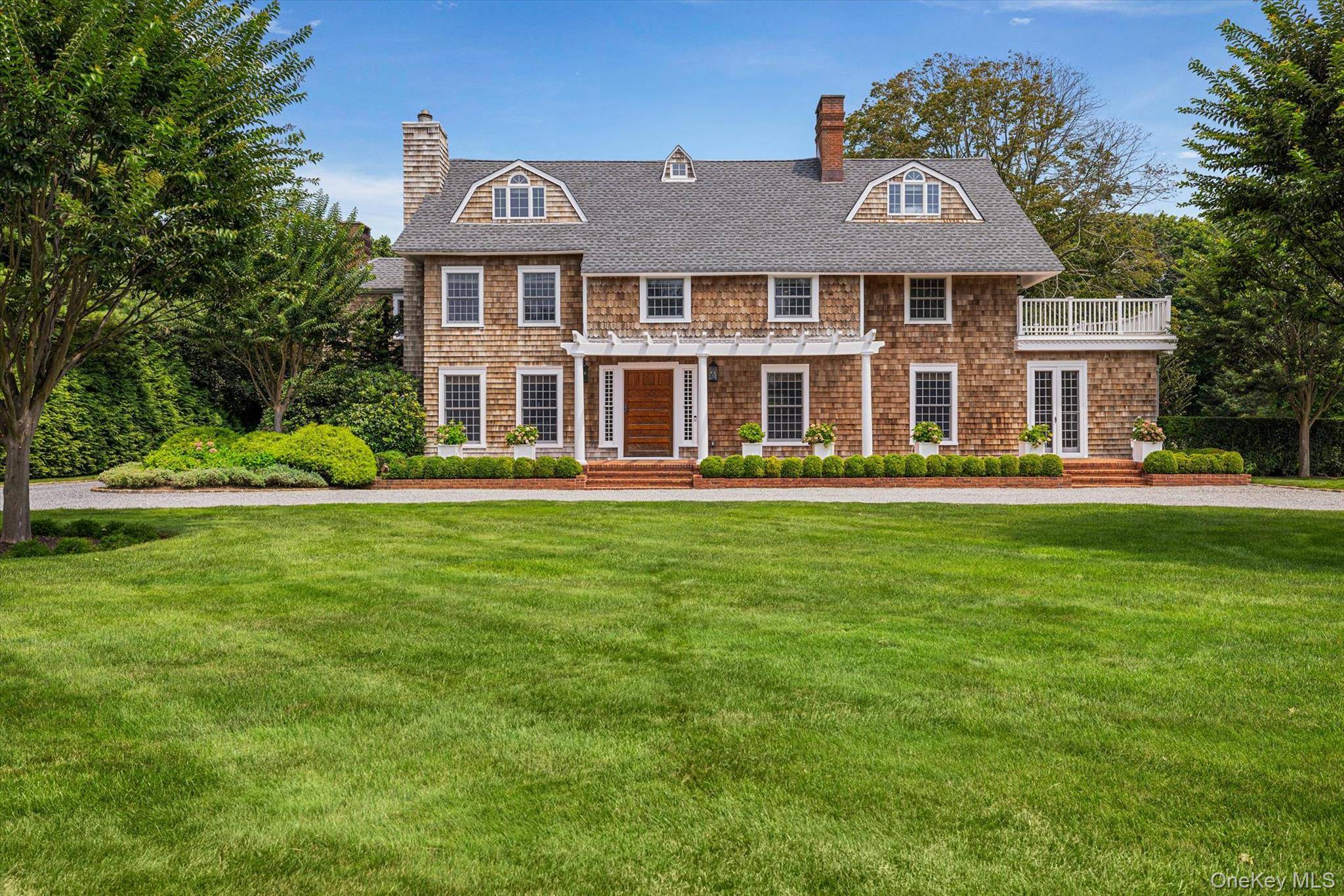 92 Beach LN, Westhampton Beach, NY 11978