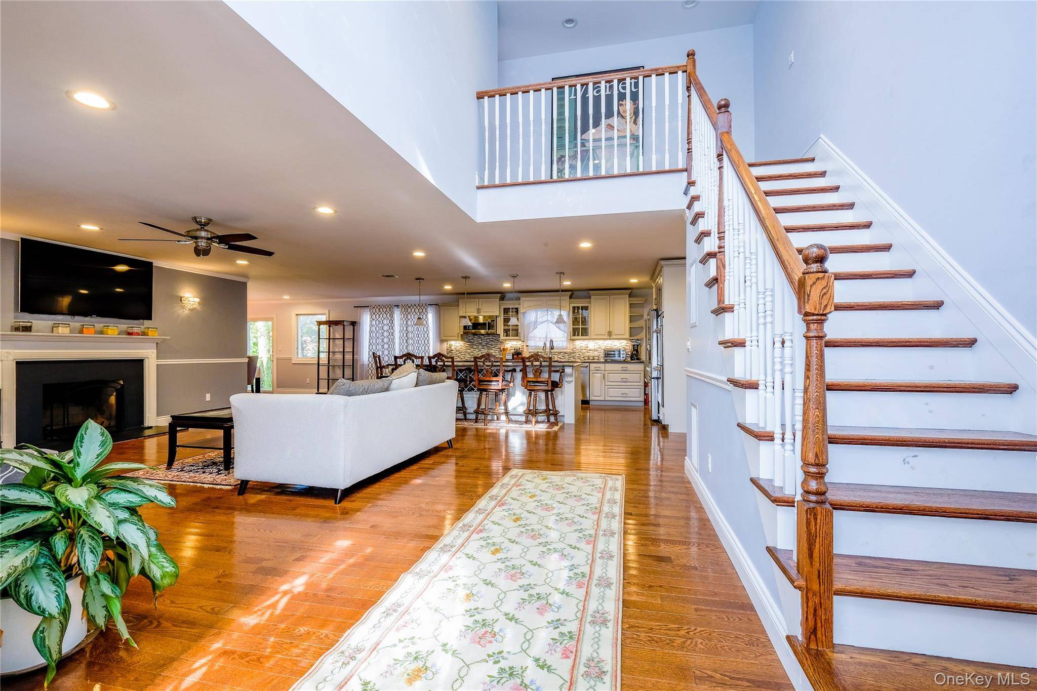 752 Kensington CT, Westbury, NY 11590