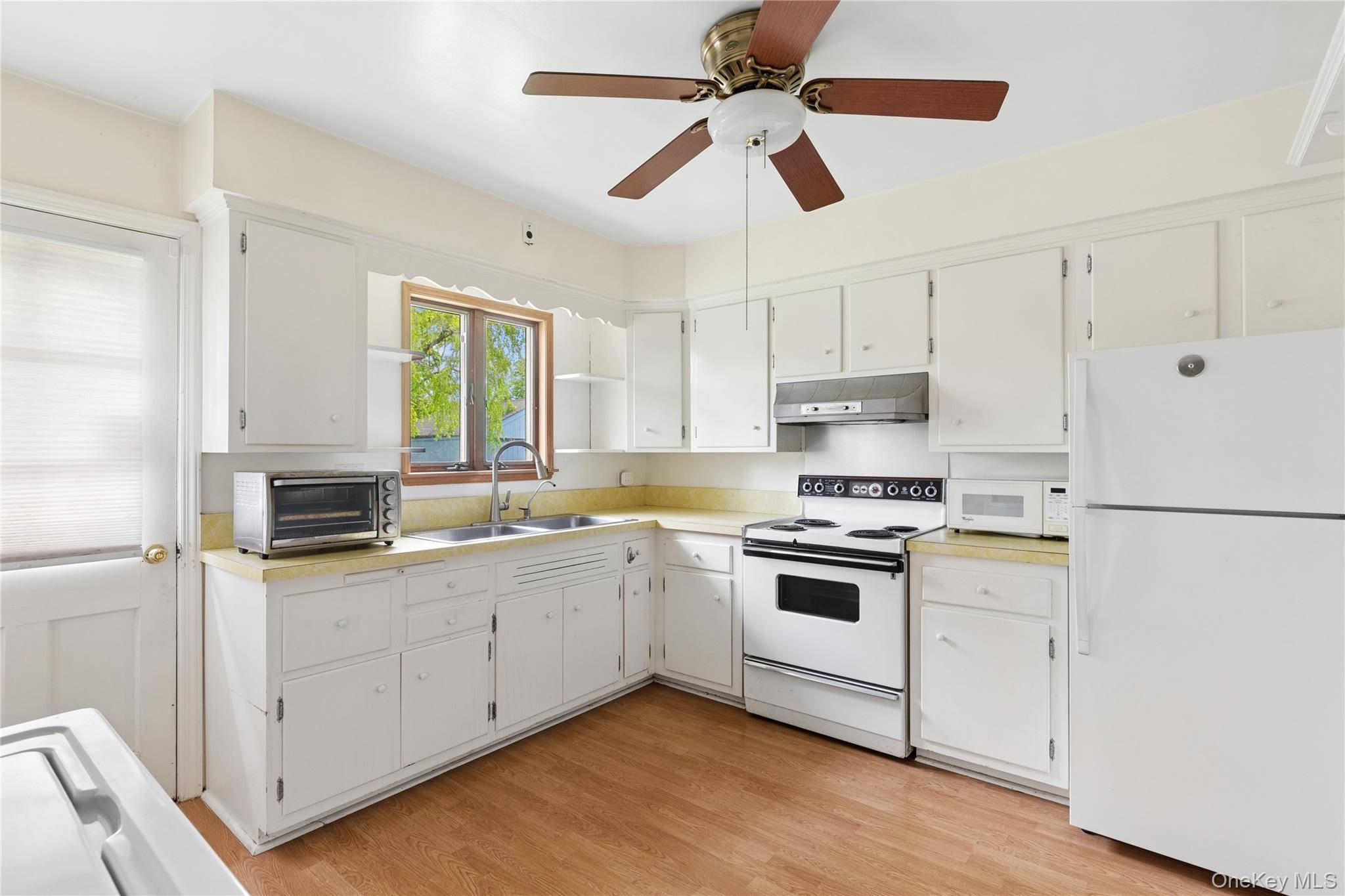 276 Fishel AVE, Riverhead, NY 11901