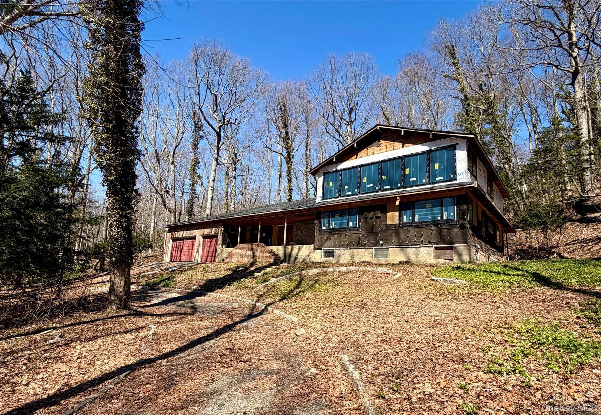 19 Tiffany RD, Oyster Bay, NY 11771