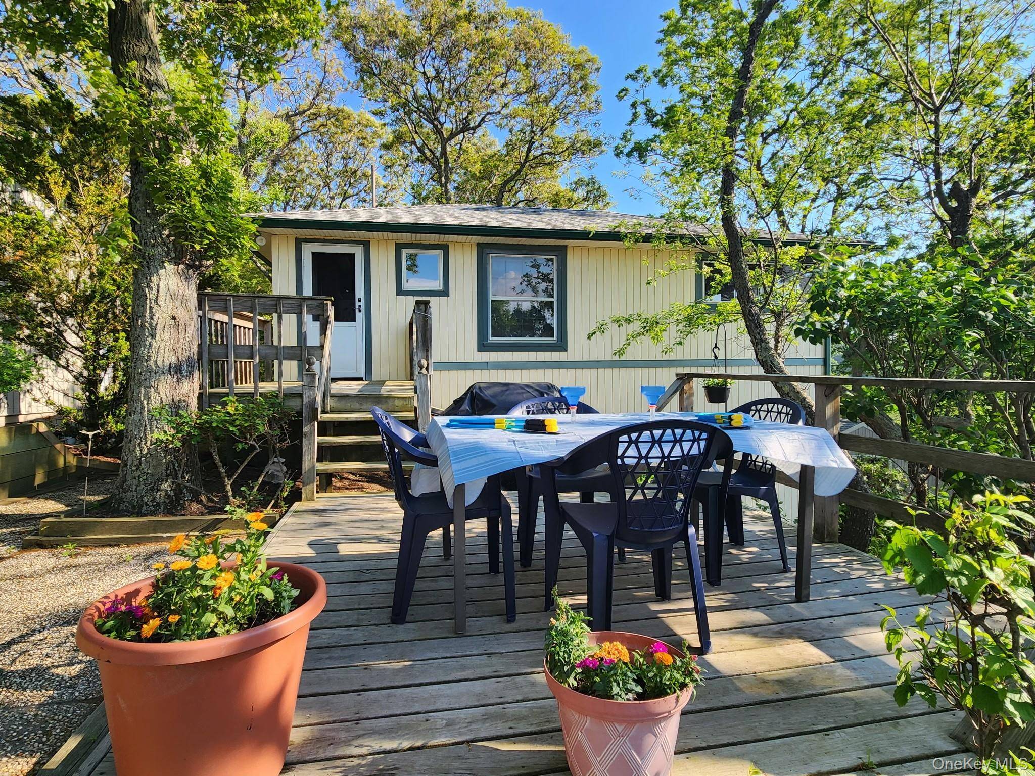 1834A Edwards AVE, Baiting Hollow, NY 11933