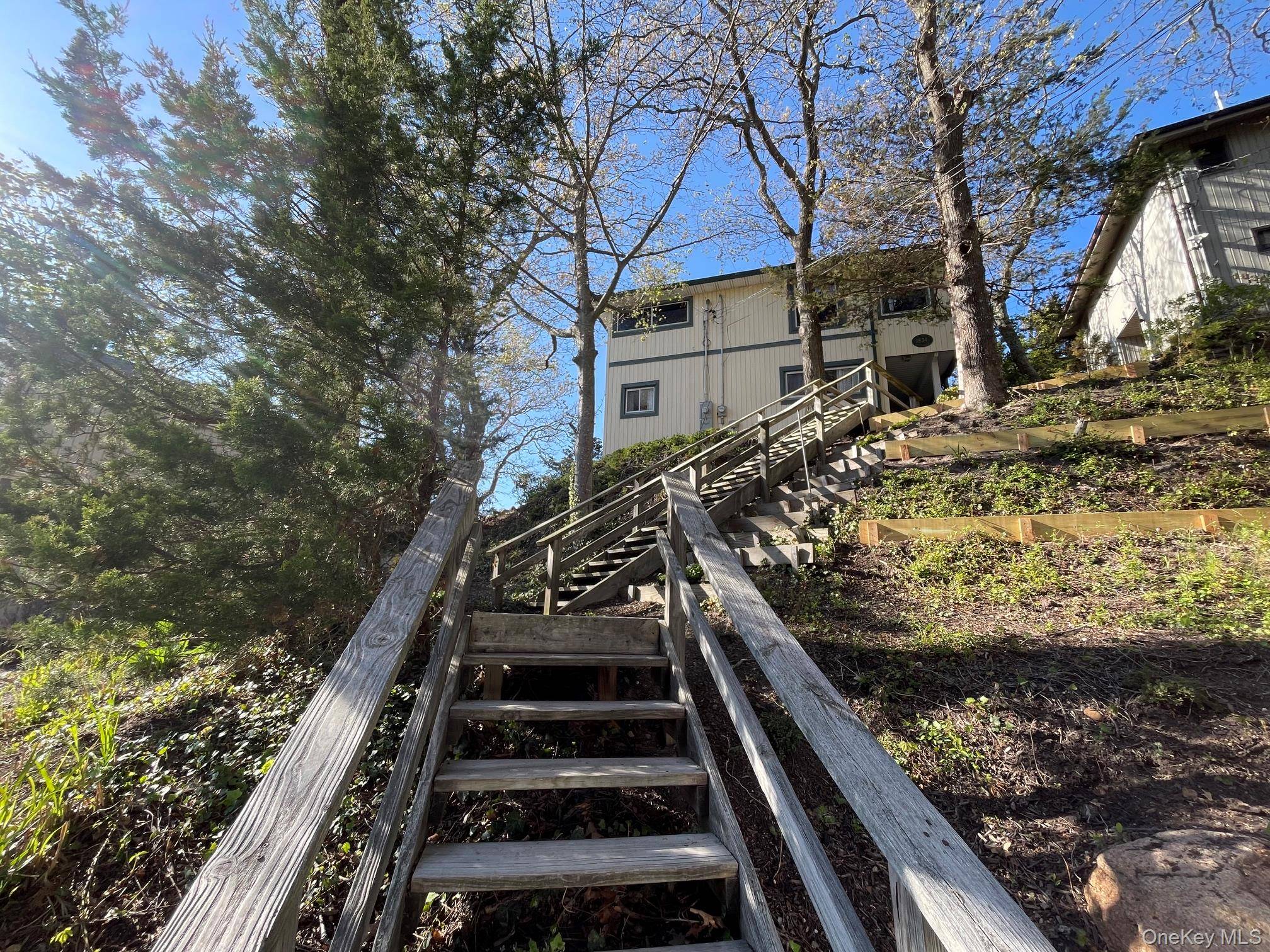 1834A Edwards AVE, Baiting Hollow, NY 11933