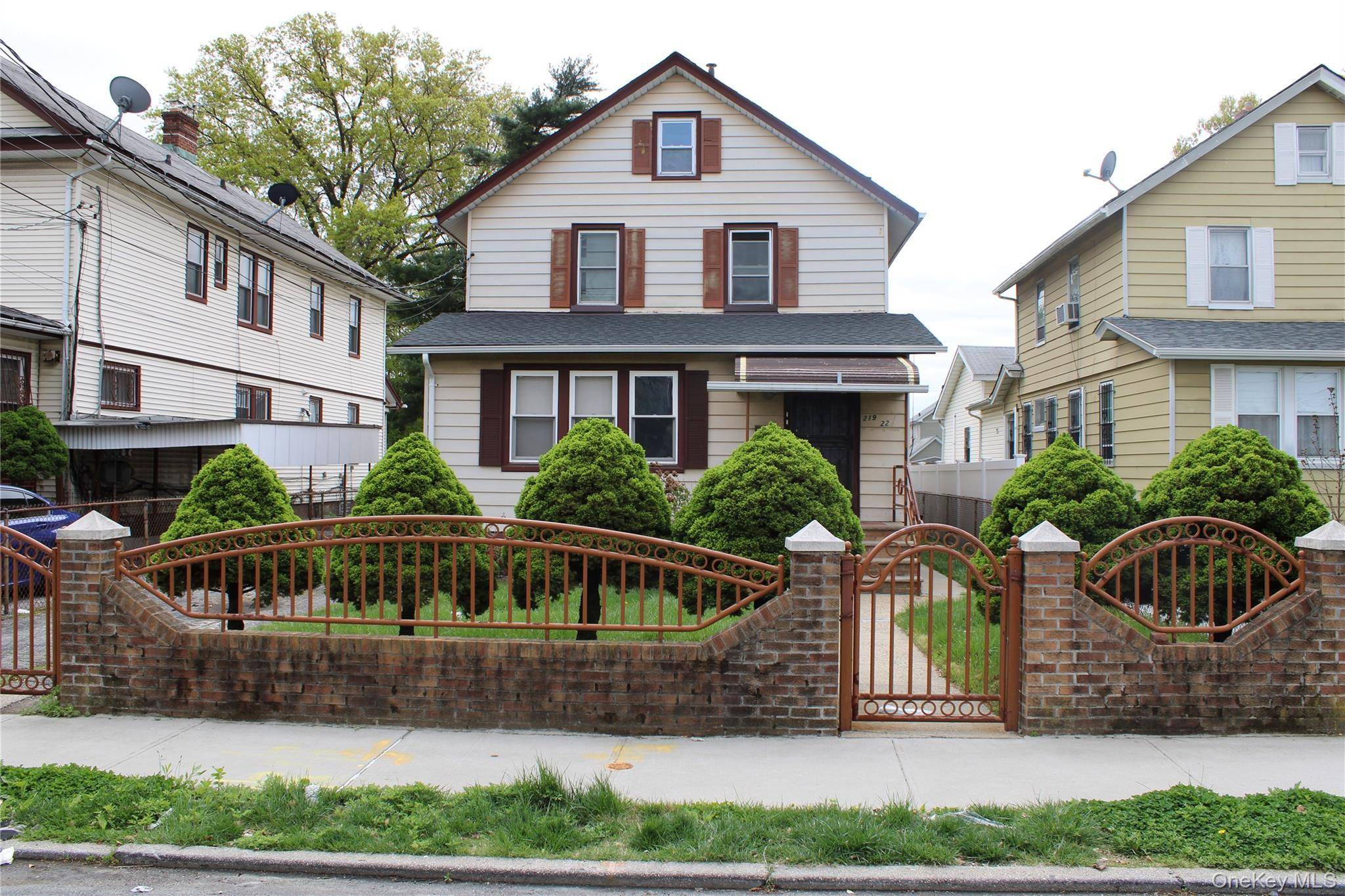 219-22 132nd RD, Jamaica, NY 11413
