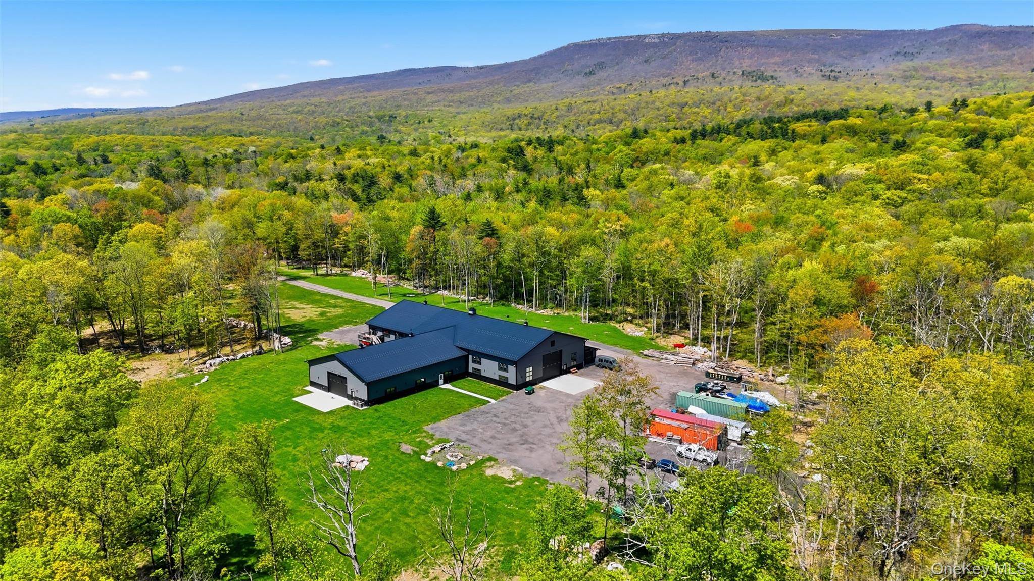 51 Redder RD, Pine Bush, NY 12566
