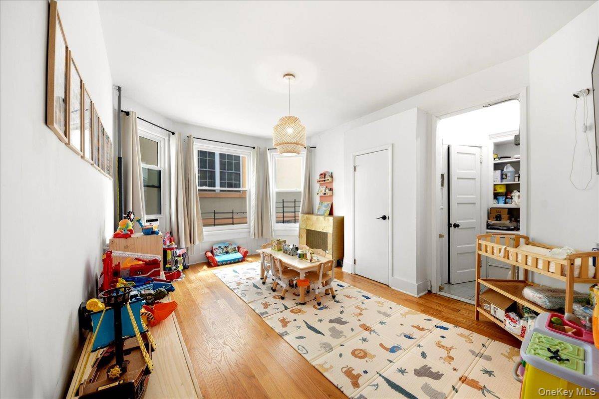 50 S 7th AVE, Mount Vernon, NY 10550