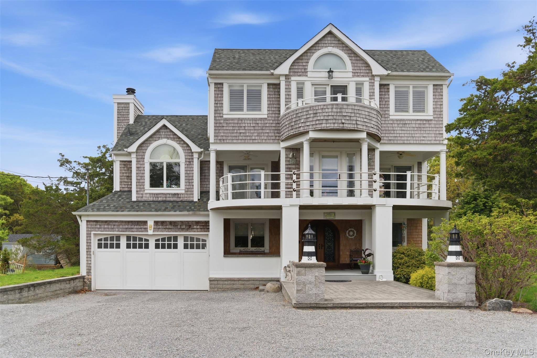14 Beach Plum LN, Nissequogue, NY 11780