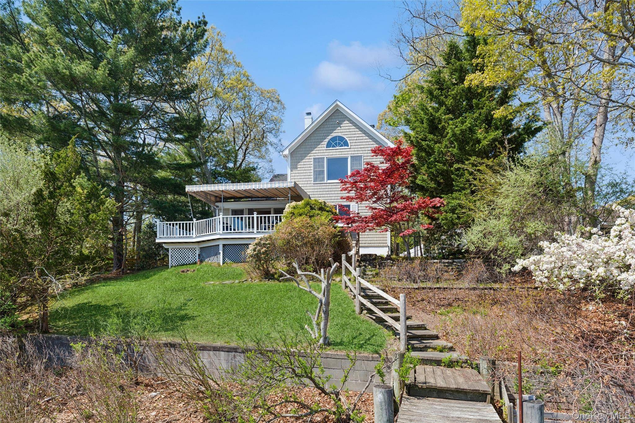 425 Briarwood LN, Cutchogue, NY 11935