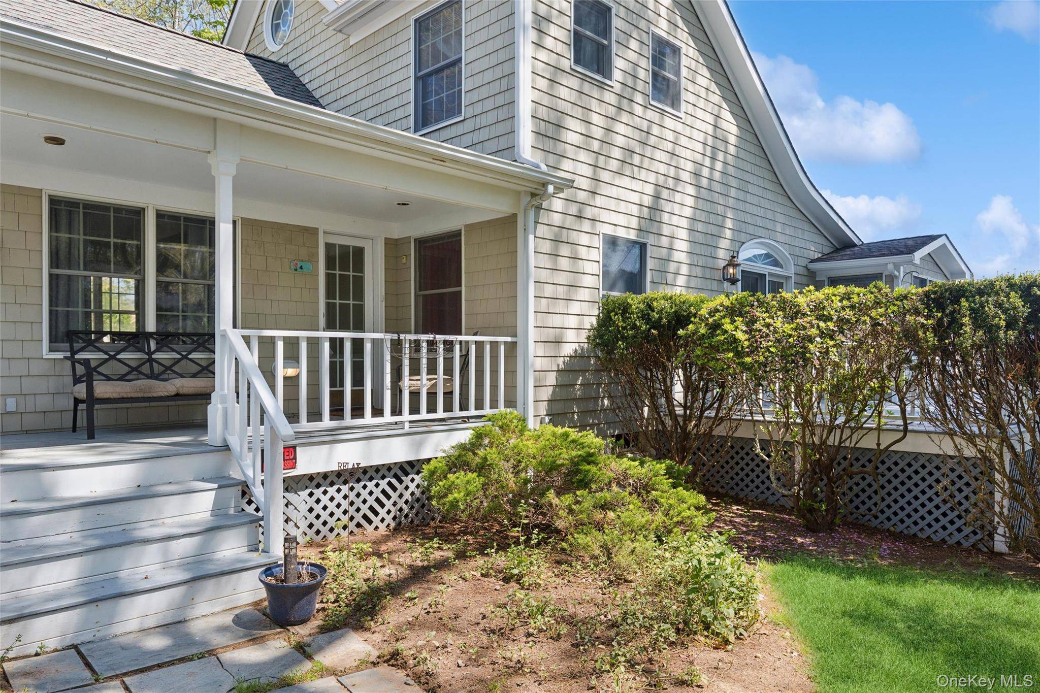 425 Briarwood LN, Cutchogue, NY 11935