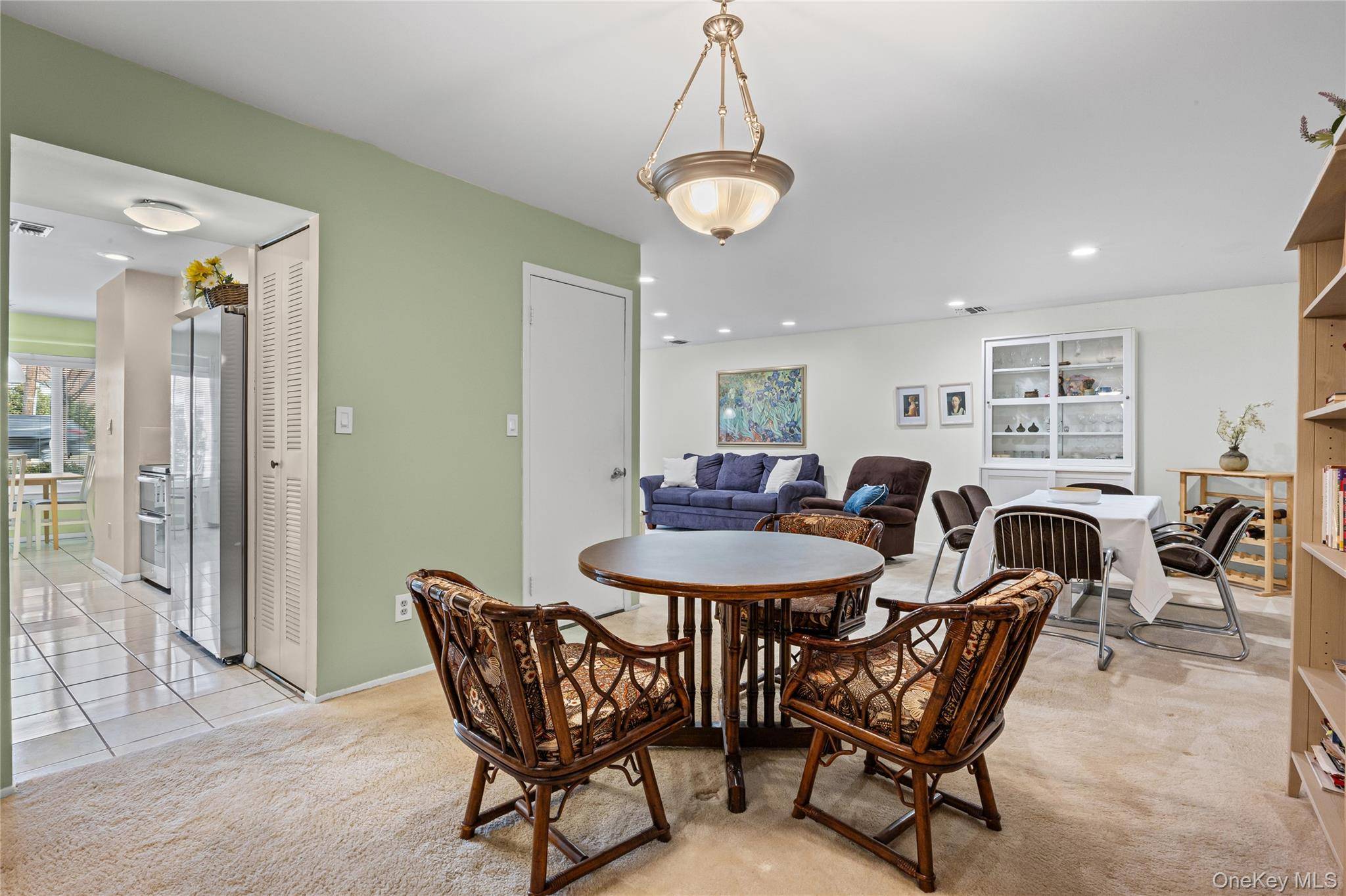 99 S Park AVE #28, Rockville Centre, NY 11570