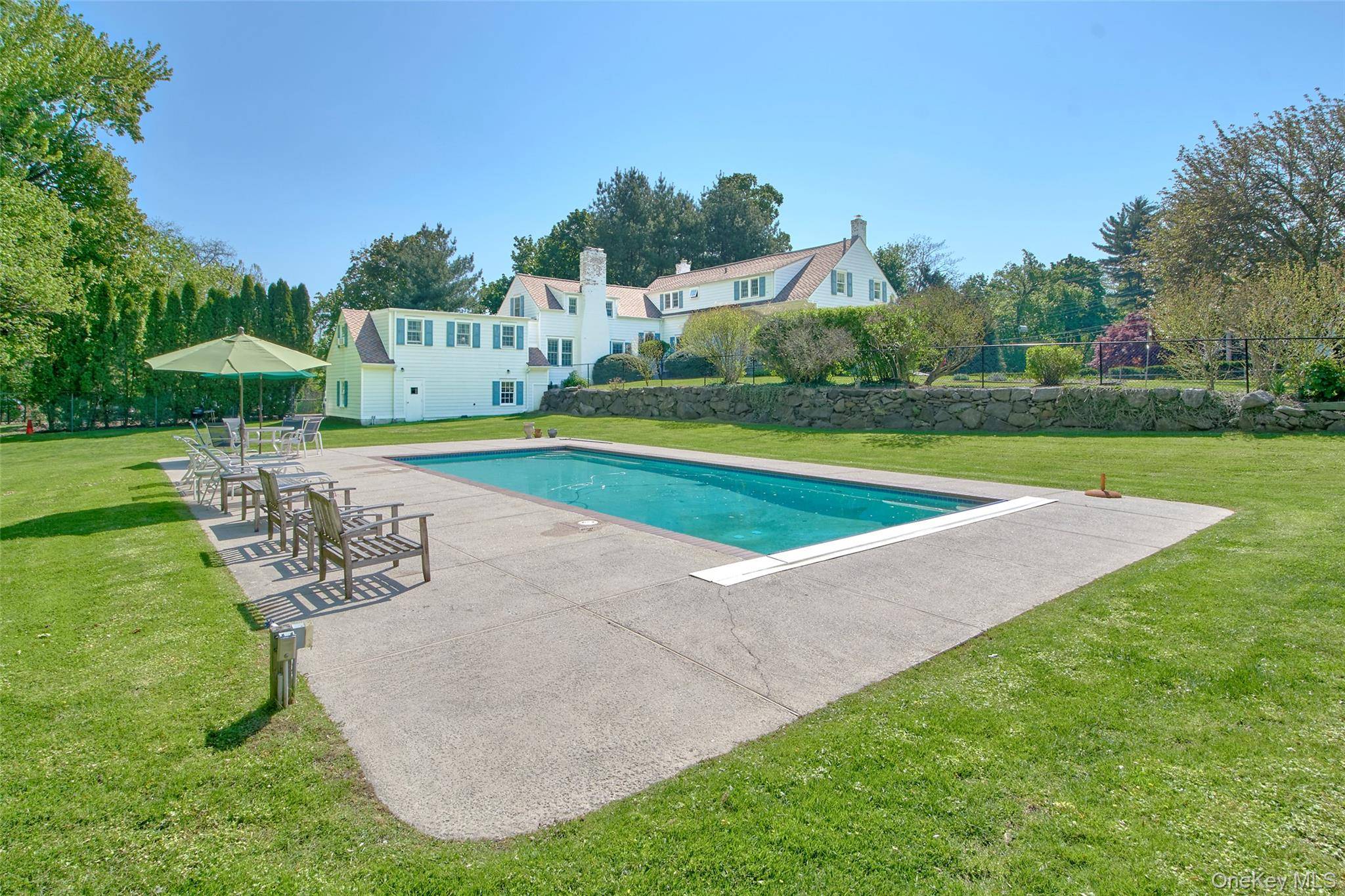 18 Puritan RD, Rye, NY 10580