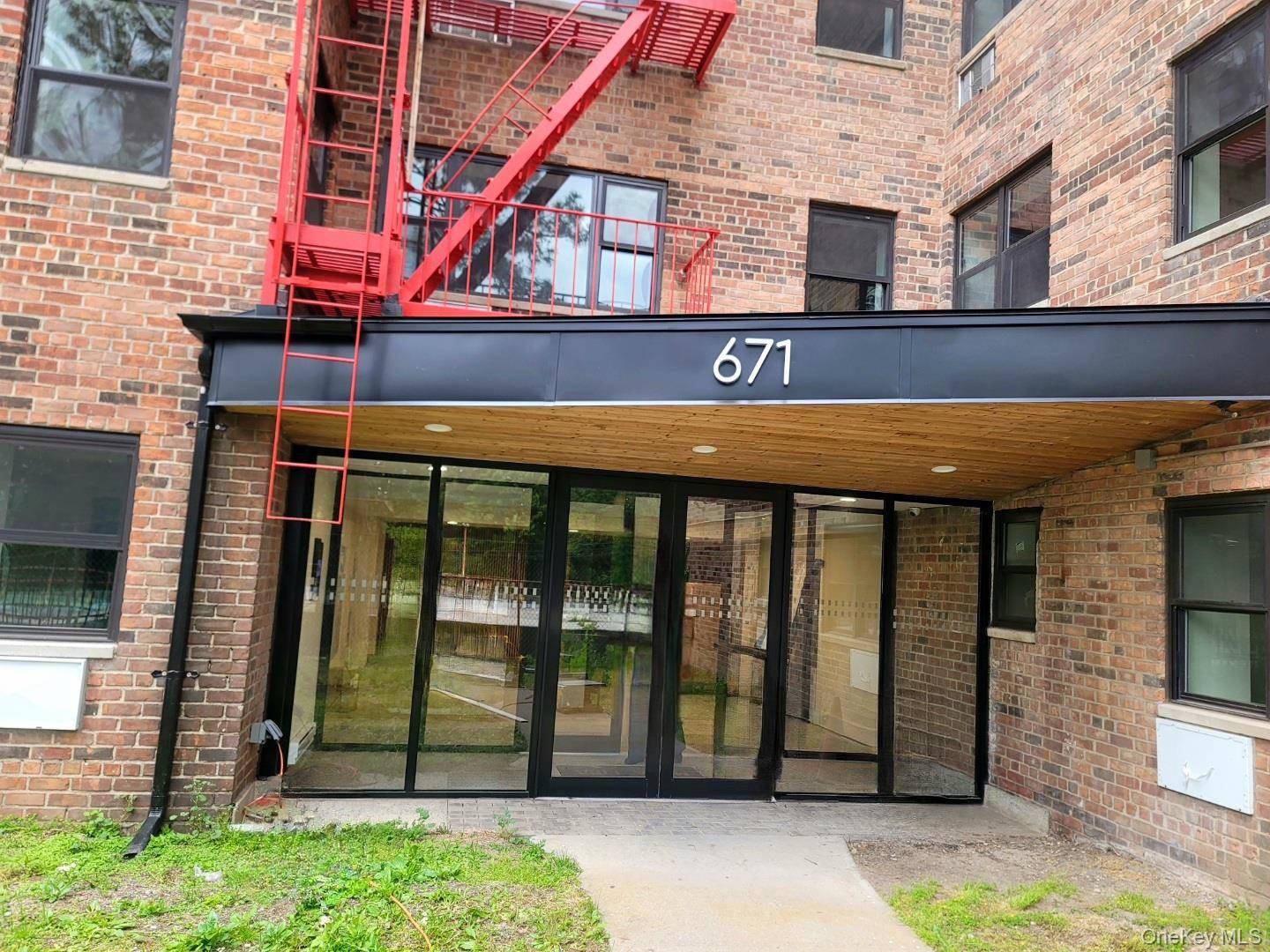 671 Bronx River RD #4N, Yonkers, NY 10704