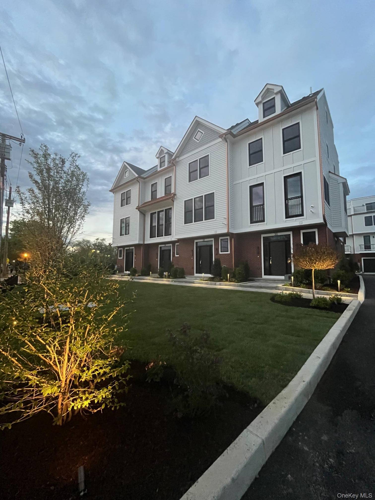 36 Andrews LN, Sleepy Hollow, NY 10591