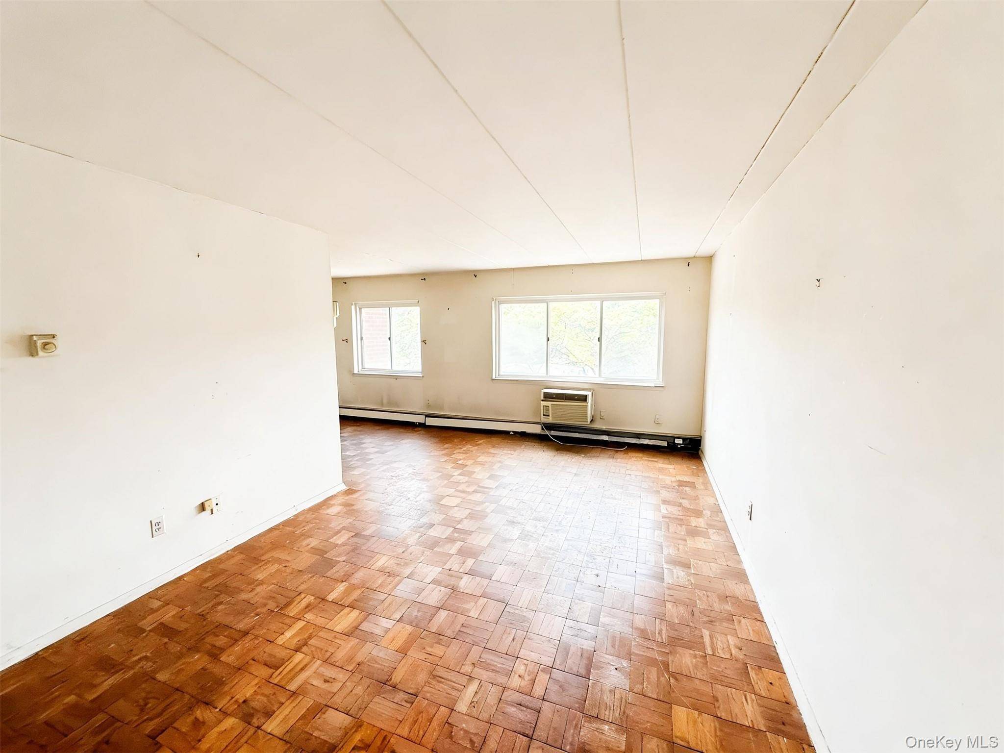370 Central Park AVE #4H, Scarsdale, NY 10583