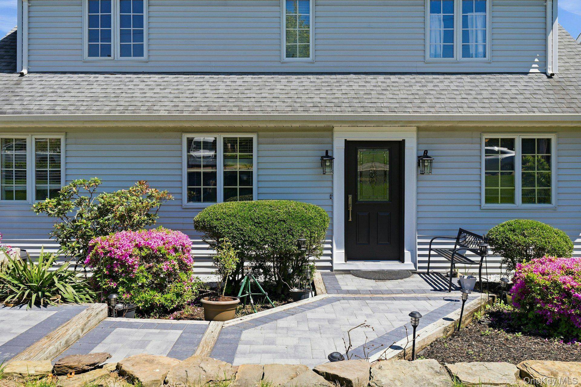 19 Hillside AVE, Northport, NY 11768