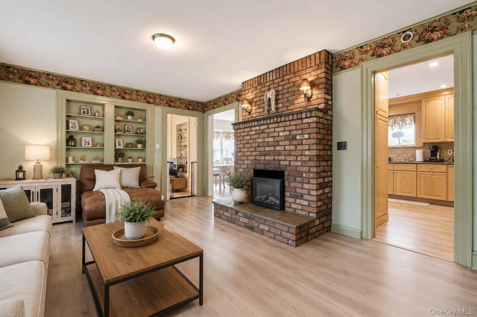 91 Rockaway AVE, Rockville Centre, NY 11570