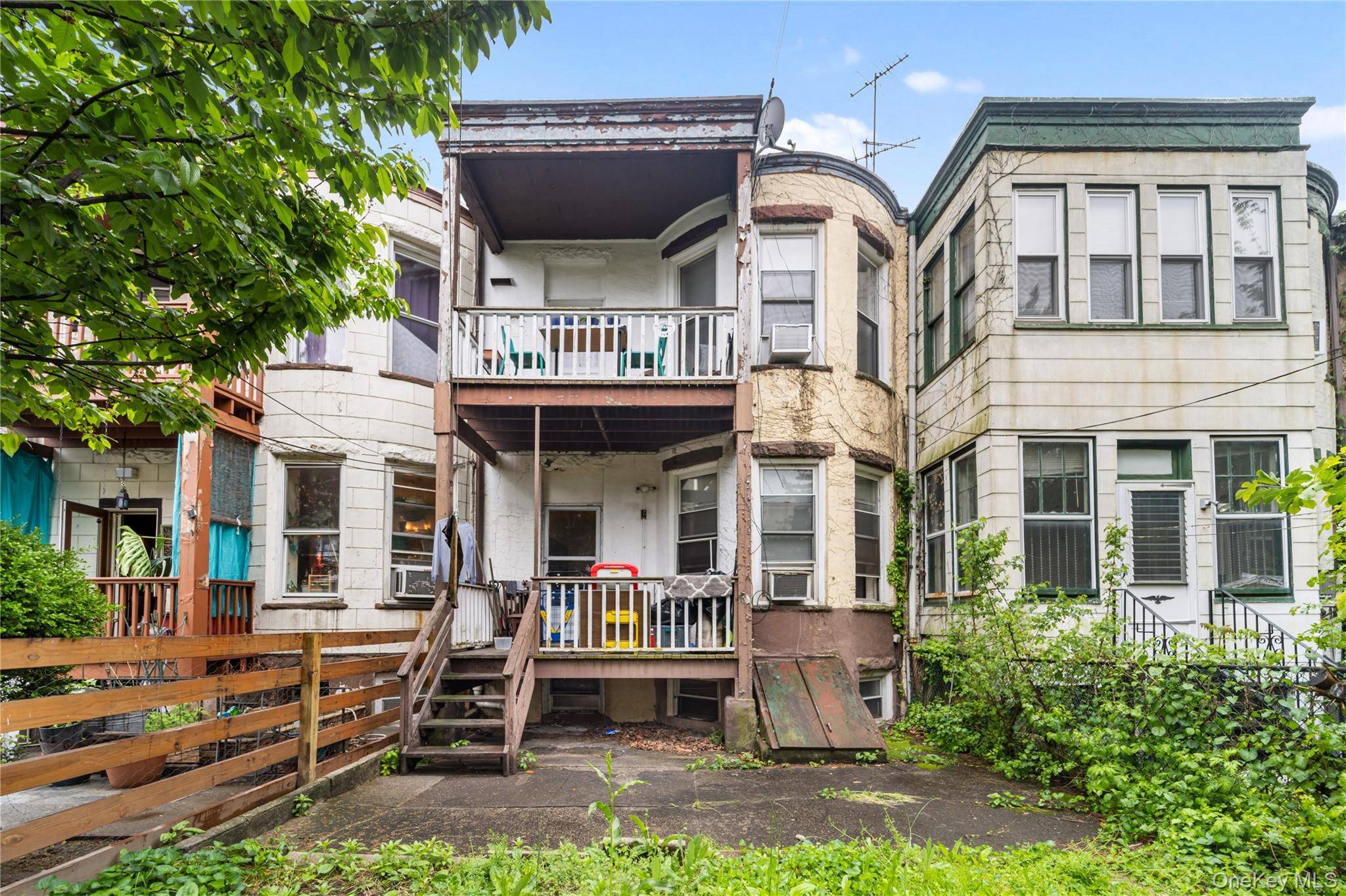 60-77 69th AVE, Ridgewood, NY 11385