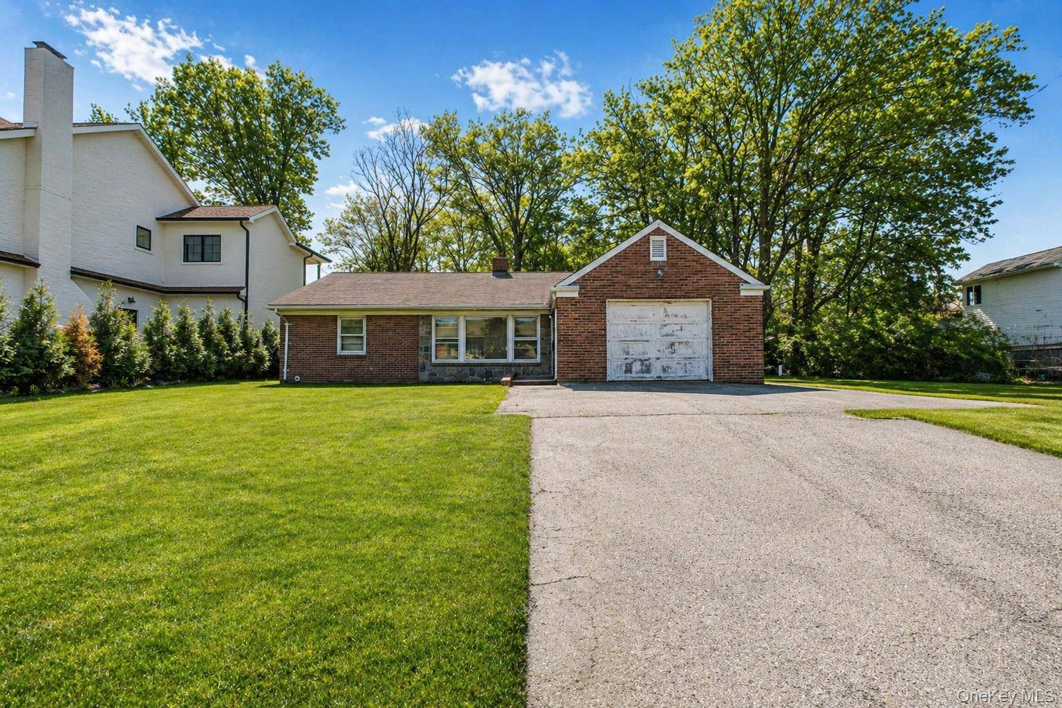 20 Delphine TER, Staten Island, NY 10305