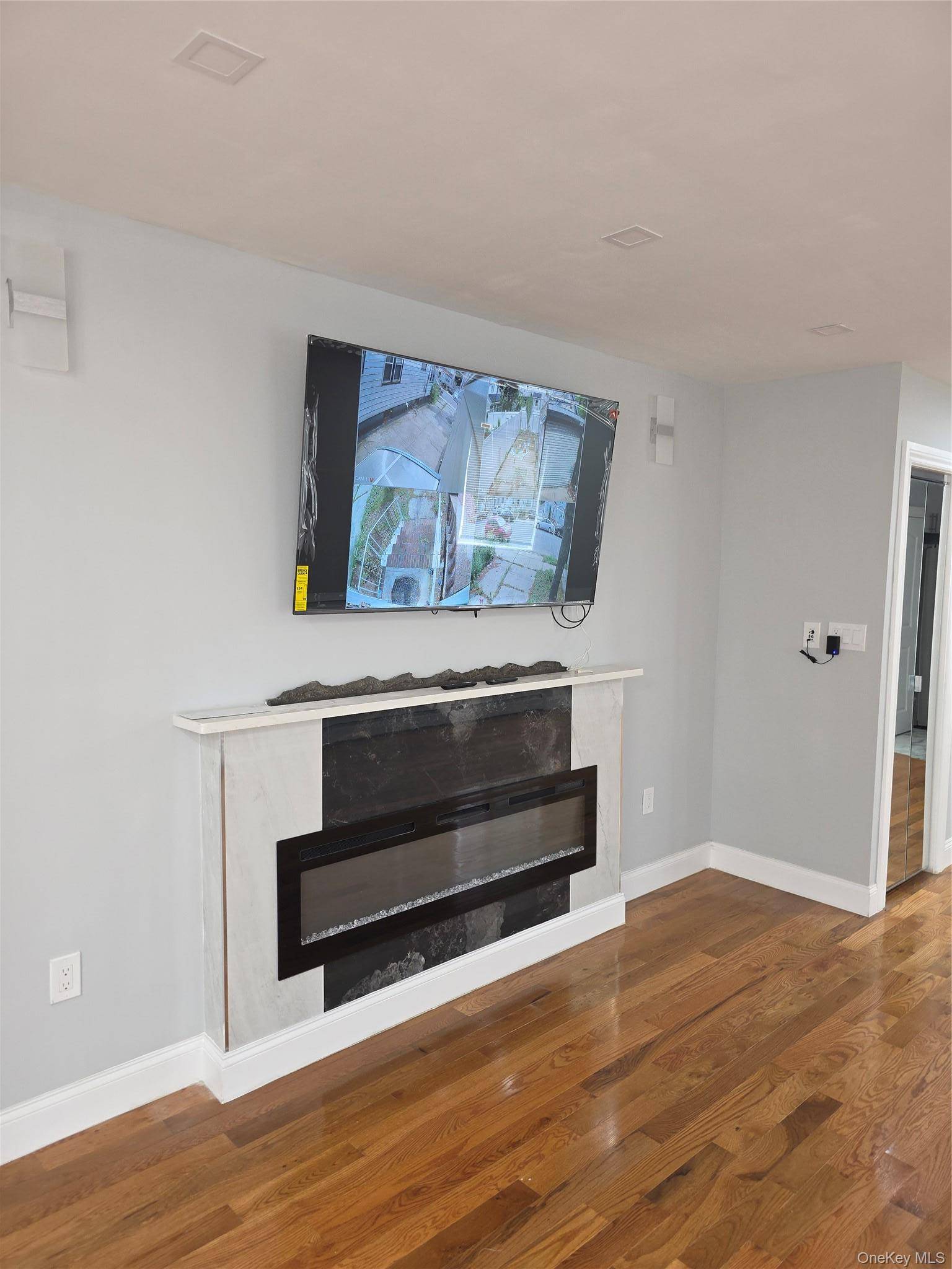 11807 202nd ST, Saint Albans, NY 11412